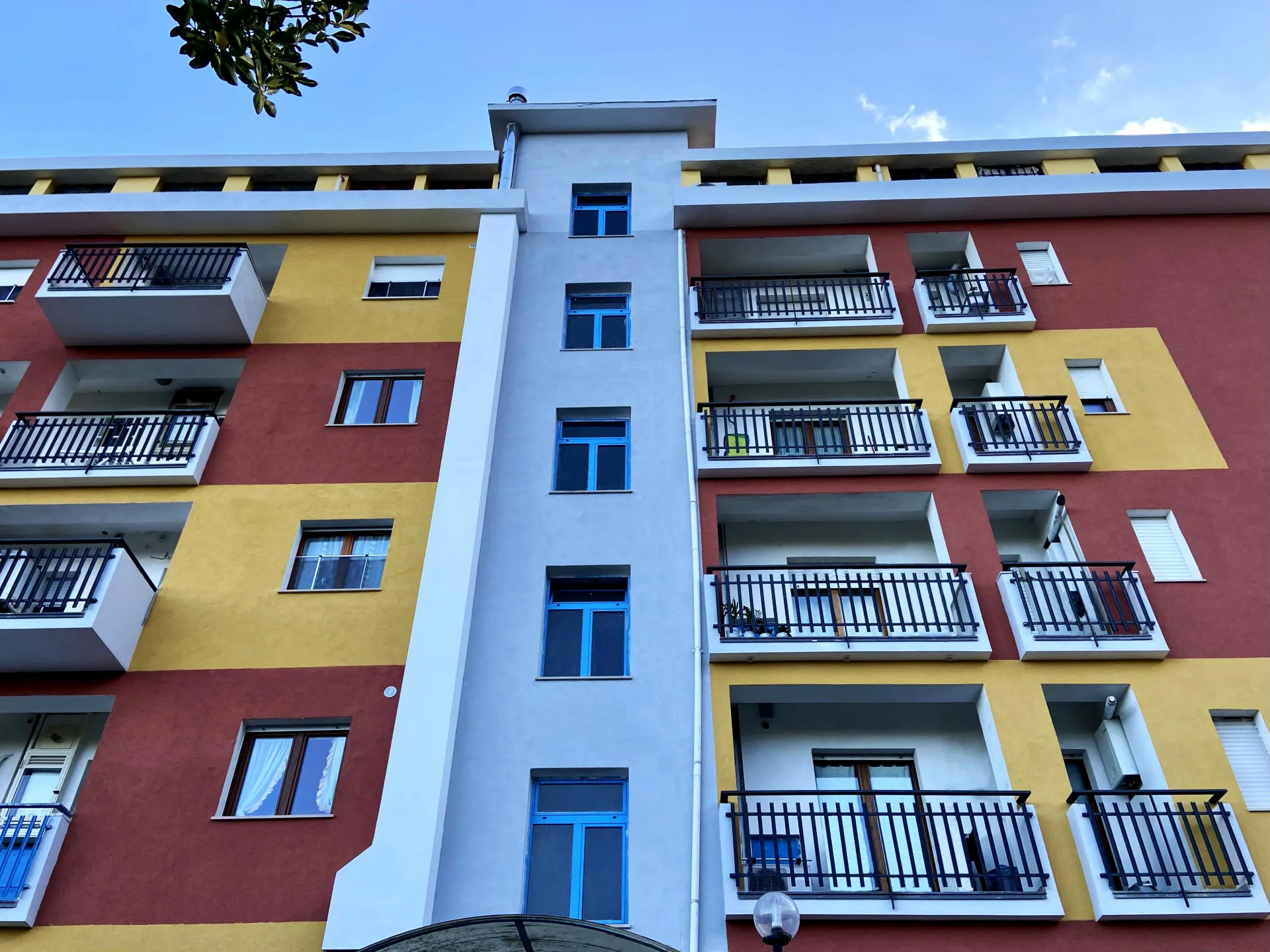 Только 31% россиян понимают, как проводится капремонт: на что обратить внимание при обновлении дома