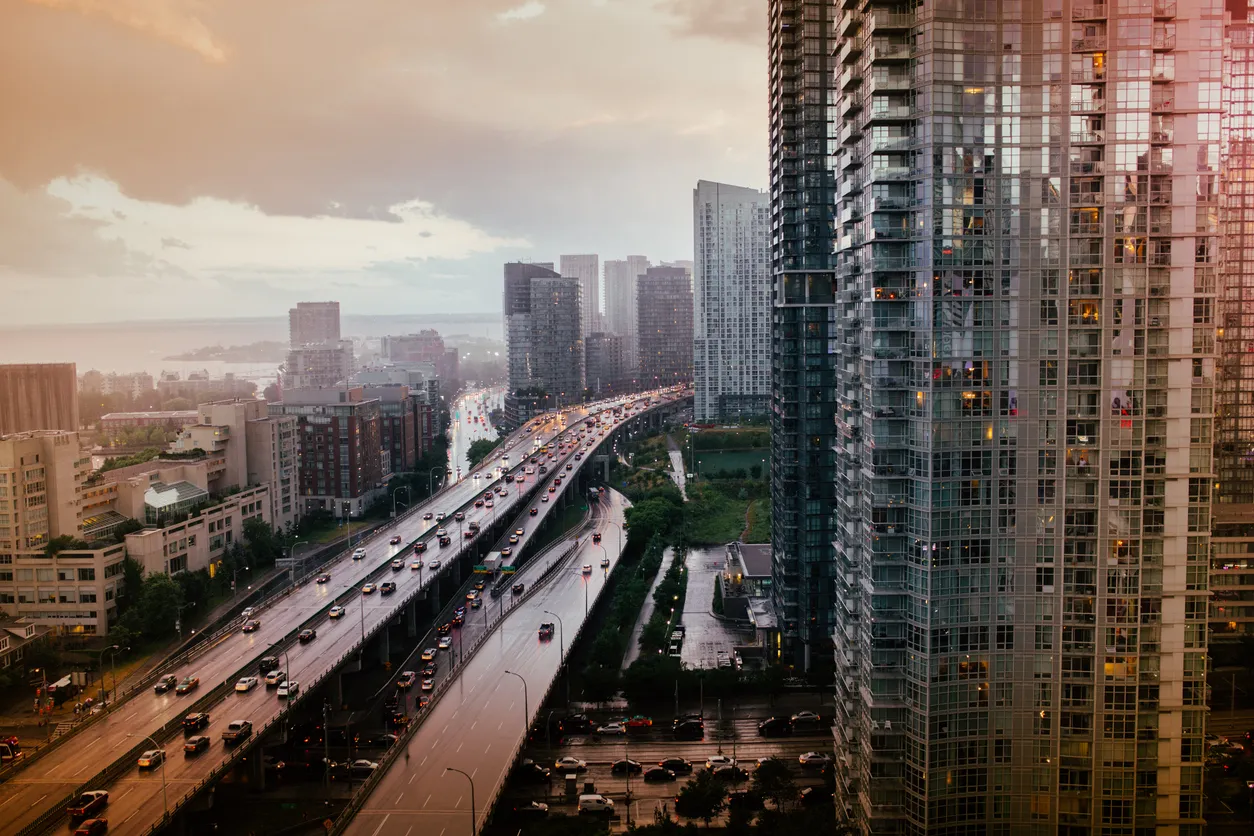 ROCKWOOL делает жизнь безопасной: негорючий фасад каждому дому