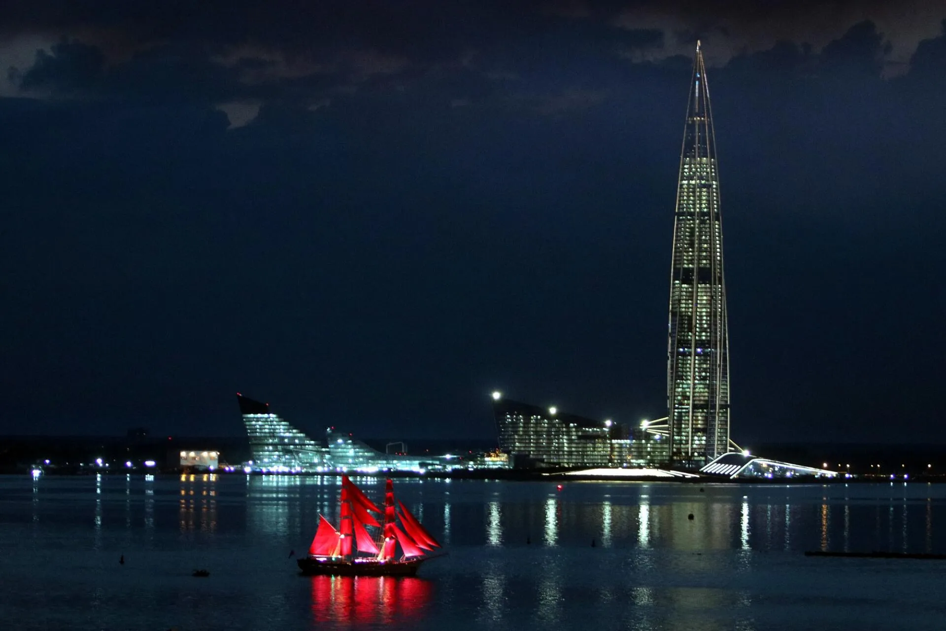 ROCKWOOL вышел в море на «Алых парусах»