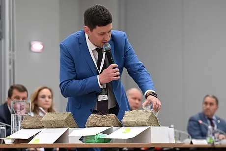 ООО «РОКВУЛ» принял участие в круглом столе по расширению использования республиканской нефтехимической продукции в строительной отрасли